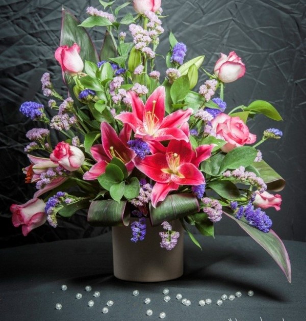 asymmetrical, flower, arrangement, myreika